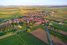 Dorfansicht aus Nordosten in Kolitzheim im Bundesland Bayern, Deutschland