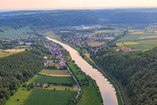 Dorfansicht aus Nordosten im Ortsteil Herstelle in Beverungen im Bundesland Nordrhein-Westfalen, Deutschland