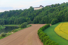 MUSEUM SCHLOSS FÜRSTENBERG über der Weser in Fürstenberg im Bundesland Niedersachsen, Deutschland von oben