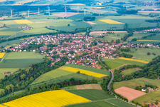 Ort vor dem Windpark Fürstenau in Höxter im Bundesland Nordrhein-Westfalen, Deutschland