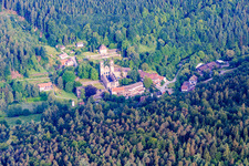 Schrägluftbild von Klosterruine Frauenalb im Ortsteil Schielberg in Marxzell im Bundesland Baden-Württemberg, Deutschland