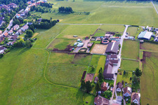 Gestüt Dobel im Bundesland Baden-Württemberg, Deutschland aus der Drohnenperspektive