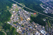 Luftbild von Gewerbegebiet Karlsruher Straße an der Autobahnausfahrt A8 Pforzheim-West mit Mapal WWS GmbH und KLEINER GmbH Stanztechnik im Ortsteil Brötzingen im Bundesland Baden-Württemberg, Deutschland
