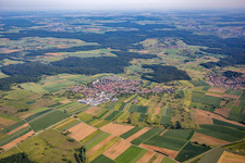 Luftbild von Dorf - Ansicht im Ortsteil Göbrichen in Neulingen im Bundesland Baden-Württemberg, Deutschland