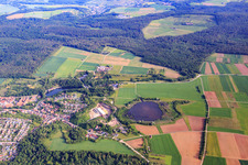 Steinbruch der Lauster Steinbau GmbH, Werk Maulbronn zwischen Roßweiher und Tiefer See im Ortsteil Schmie im Bundesland Baden-Württemberg, Deutschland