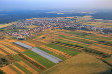 Ortsfübersicht aus Südosten in Hambrücken im Bundesland Baden-Württemberg, Deutschland