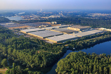 Insel Grün, Daimler AG Global Logistic Center in Germersheim im Bundesland Rheinland-Pfalz, Deutschland
