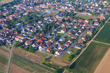 Amselweg im Ortsteil Niederlustadt in Lustadt im Bundesland Rheinland-Pfalz, Deutschland