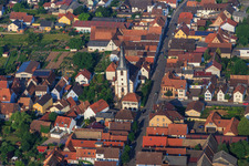 Kirche in der Lange Straße in Ottersheim bei Landau im Bundesland Rheinland-Pfalz, Deutschland