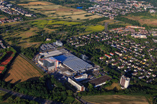 Baustelle bei L'OREAL Produktion Deutschland GmbH & Co. KG im Ortsteil Nordweststadt in Karlsruhe im Bundesland Baden-Württemberg von oben