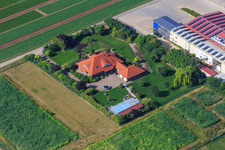 Schrägluftbild von Gemüseanbau - Dieter Stubenbordt in Zeiskam im Bundesland Rheinland-Pfalz, Deutschland