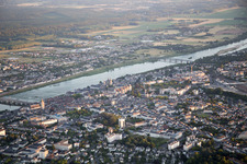 Blois im Bundesland Loir-et-Cher, Frankreich von oben