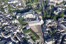 Blois im Bundesland Loir-et-Cher, Frankreich vom Flugzeug aus
