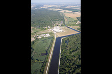 Chambord im Bundesland Loir-et-Cher, Frankreich von der Drohne aus gesehen