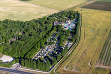 Anlage des Ferienparks Camping Capfun Château de la Grenouillere und Parc de la Grenouillère in Suèvres im Bundesland Loir-et-Cher, Frankreich