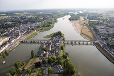 Amboise im Bundesland Indre-et-Loire, Frankreich aus der Drohnenperspektive