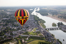 Amboise im Bundesland Indre-et-Loire, Frankreich von der Drohne aus gesehen