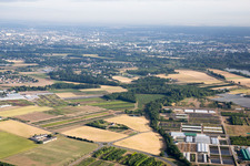 Luftaufnahme von Saint-Denis-en-Val im Bundesland Loiret, Frankreich