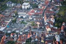 Ortskern am Marktplatz in Edenkoben im Bundesland Rheinland-Pfalz, Deutschland