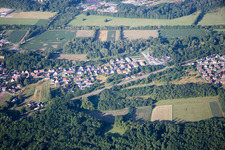 Oberhoffen-sur-Moder im Bundesland Bas-Rhin, Frankreich aus der Luft betrachtet