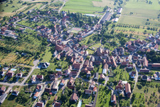 Dorfansicht in Dieffenbach-lès-Wœrth im Bundesland Bas-Rhin, Frankreich