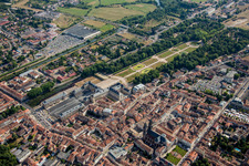 Gebäudekomplex im Schloßpark von Schloß Lunéville in Lunéville in Grand Est im Bundesland Meurthe-et-Moselle, Frankreich
