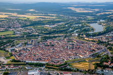 Ortskern am Uferbereich des Mosel - Flußverlaufes in Toul in Grand Est im Bundesland Meurthe-et-Moselle, Frankreich