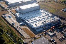 Schrägluftbild von Pfälzer Erfrischungsgetränke GmbH in Wörth am Rhein im Bundesland Rheinland-Pfalz, Deutschland