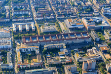 Schrägluftbild von Brauerstraße mit Forterro Deutschland Abas GmbH, Agentur für Arbeit Karlsruhe-Rastatt, Generalbundesanwalt beim Bundesgerichtshof und  Staatliche Hochschule für Gestaltung Karlsruhe (HfG) im Ortsteil Südweststadt im Bundesland Baden-Württemberg