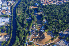 Luftaufnahme von Mount Klotz bei Das Fest in der Günther Klotz Anlage im Ortsteil Südweststadt in Karlsruhe im Bundesland Baden-Württemberg, Deutschland
