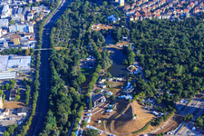 Schrägluftbild von Mount Klotz bei Das Fest in der Günther Klotz Anlage im Ortsteil Südweststadt in Karlsruhe im Bundesland Baden-Württemberg, Deutschland