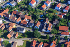 Lange Straße im Ortsteil Schluttenbach in Ettlingen im Bundesland Baden-Württemberg, Deutschland