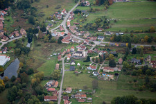 Drohnenbild von Dambach im Bundesland Bas-Rhin, Frankreich