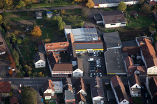 Ortsteil Ingenheim in Billigheim-Ingenheim im Bundesland Rheinland-Pfalz, Deutschland aus der Drohnenperspektive