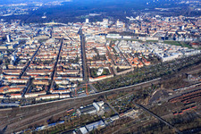 Luftaufnahme von Stuttgarter Straße x Rüppurer Straße jenseits des Güterbahnhof im Ortsteil Südstadt in Karlsruhe im Bundesland Baden-Württemberg, Deutschland