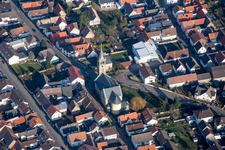 Schrägluftbild von Ortsteil Neuthard in Karlsdorf-Neuthard im Bundesland Baden-Württemberg, Deutschland