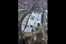 Luftaufnahme von Gebäude und Produktionshallen auf dem Werksgelände SEW-EURODRIVE GmbH & Co KG in Graben-Neudorf im Bundesland Baden-Württemberg, Deutschland