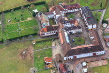 Schrägluftbild von Pferedepension im  Kloster Liebfrauenberg in Bad Bergzabern im Bundesland Rheinland-Pfalz, Deutschland