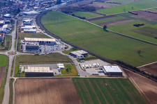 Luftbild von Industriegebiet Im Speyerer Tal mit ITK Engineering GmbH, Resinnovation GmbH, TRANSAC Intern. Speditionsgesellschaft mbH und Markthalle 5 in Rülzheim im Bundesland Rheinland-Pfalz, Deutschland