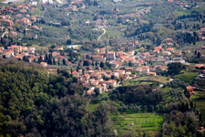 Schrägluftbild von Pedona(I-Toskana) im Bundesland Toscana, Italien