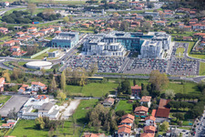 Klinikgelände des Krankenhauses Nuova Ospedale Apuano in Massa im Bundesland Massa-Carrara, Italien
