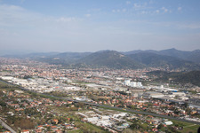 Avenza im Bundesland Toscana, Italien von oben