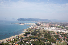 Avenza im Bundesland Toscana, Italien aus der Vogelperspektive