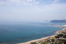 Drohnenaufname von Avenza im Bundesland Toscana, Italien