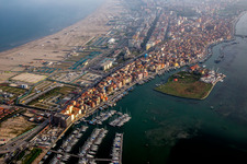 Sottomarina(I-Venetien) in Faro, Italien von einer Drohne aus