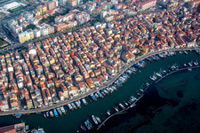 Drohnenbild von Chioggia im Bundesland Metropolitanstadt Venedig, Italien