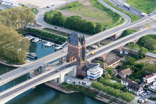 Luftbild von Fluß - Brückenbauwerk Nibelungenbrücke für die B47 über den Rhein in Worms im Bundesland Rheinland-Pfalz, Deutschland