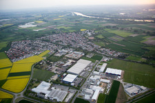 Gewerbegebiet und Firmenansiedlung in Groß-Rohrheim im Bundesland Hessen, Deutschland
