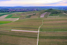 Luftbild von Petersberg in Gau-Odernheim im Bundesland Rheinland-Pfalz, Deutschland