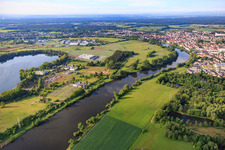 Gewerbegebiet Zeche Gustav zwischen Main und Vogelschutzgebiet Gustavsee mit  bit GmbH und NUKEM Technologies Engineering Services GmbH im Ortsteil Großwelzheim in Karlstein am Main im Bundesland Bayern, Deutschland